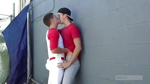 Scoring with a baseball player - Gayfuror.com
