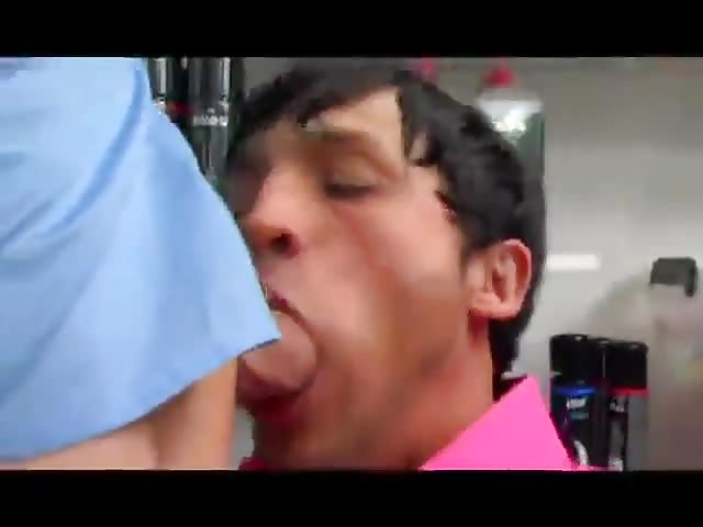 Deep Tongue Anal Licking - Licking his ass before some deep anal - Gayfuror.com