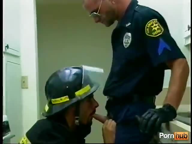 Sexy cop vs. hot fireman - Gayfuror.com